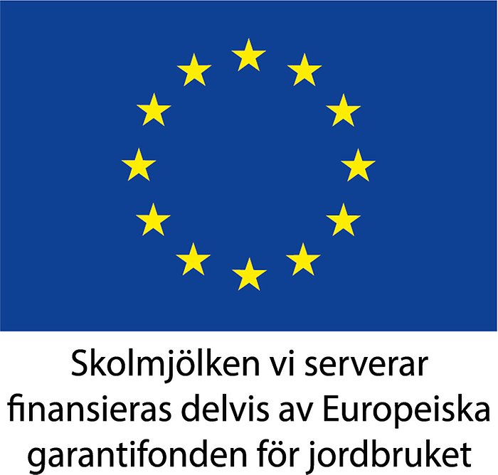 EU-logga med texten: Skolmjölken vi serverar finansieras delvis av Europeiska garantifonden för jordbruket.